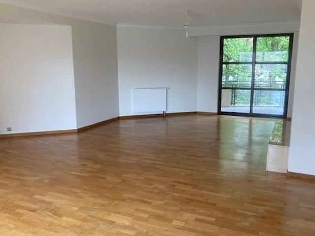 Apartment for € 2.300