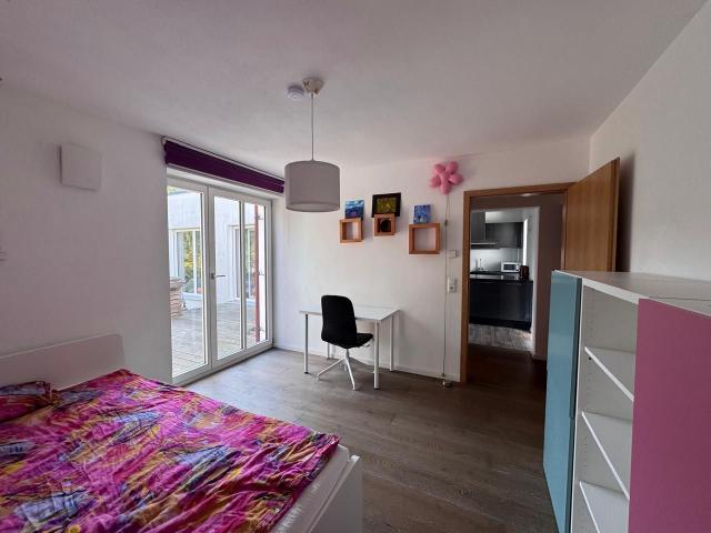 Apartment, feels like living in a house, garden and terrace, in walk distance to university, groceries, parks etc Regensburg Amsterdam Apartments for Rent