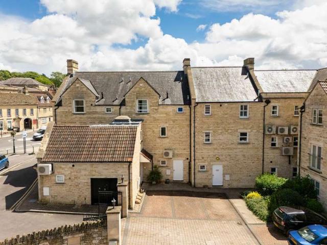 2 Bedroom Apartment Flat