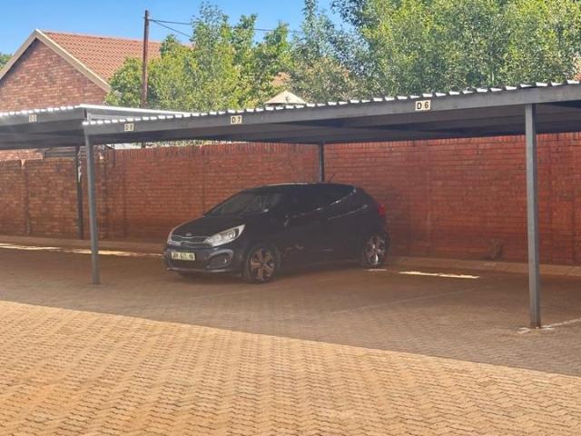 Apartment / Flat to Rent in Rhodesdene