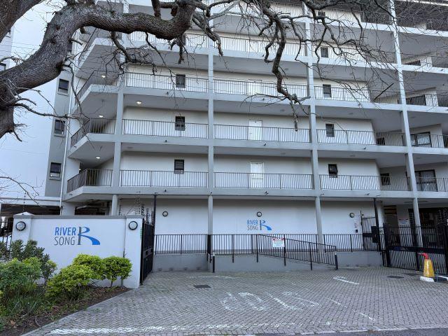 Apartment / Flat For Rent in Rondebosch