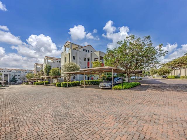 Apartment / Flat in Fourways For Sale