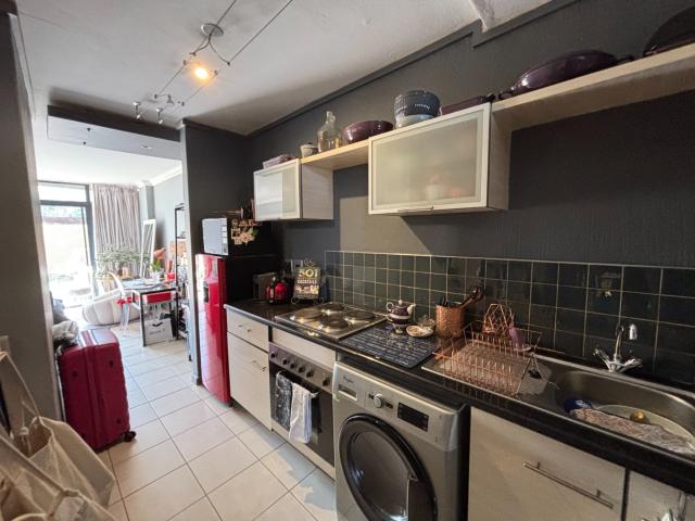 Apartment / Flat in Lynnwood For Sale