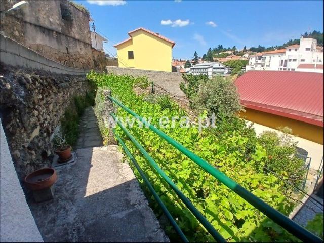 Apartment Floor Dwelling T1 / Gouveia, Gouveia