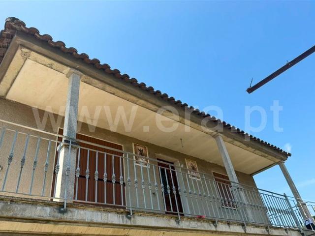 Apartment Floor Dwelling T3 / Amares, Rendufe