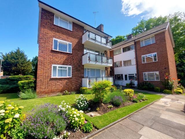 apartment Holders Hill Road, London, NW4