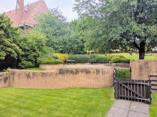 apartment Hopehill Gardens, North Woodside, Glasgow, G20 7JR