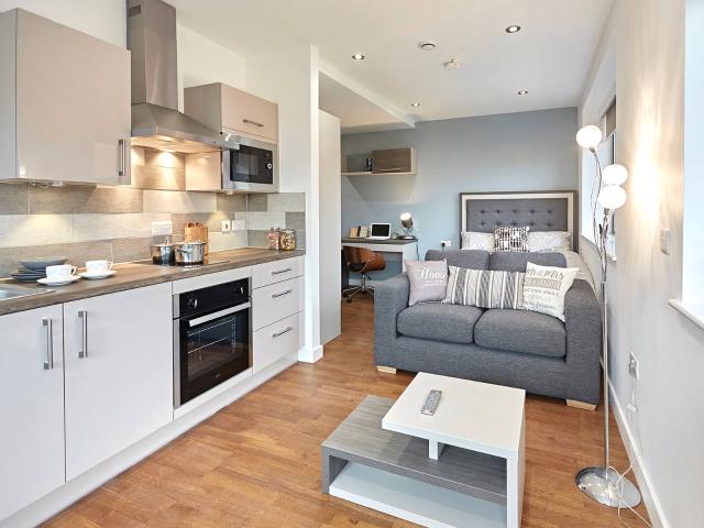 apartment Havana Residence, Wade Lane, Leeds, LS2 8NL, West Yorkshire, GB