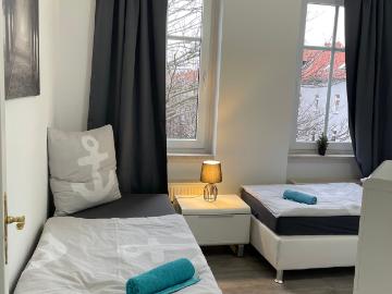 Apartment Hanseviertel 2 bedrooms 4 single beds parking lot Smart TV