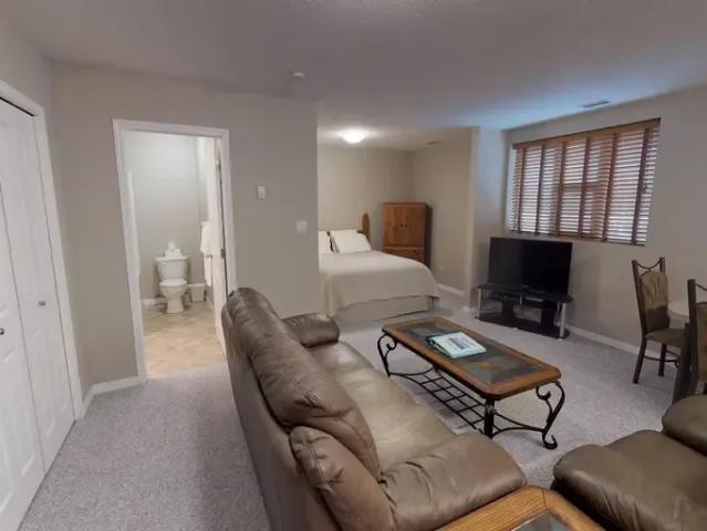 Apartment Hinton AB 104681170