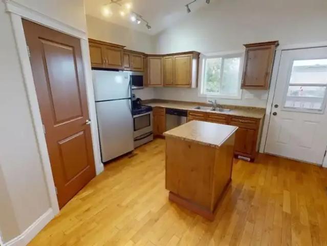 Apartment Hinton AB 105704290