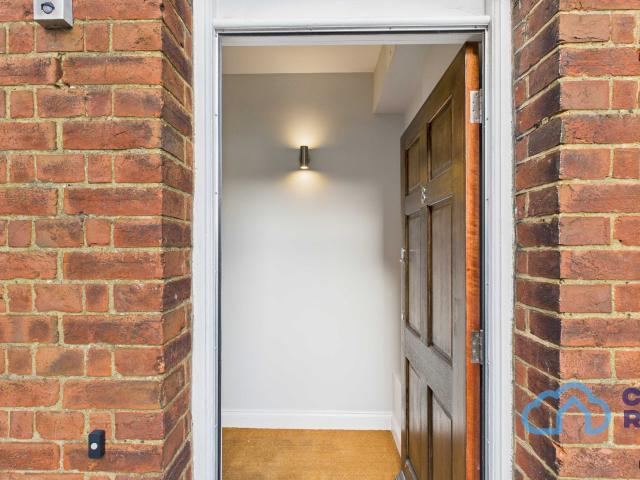 apartment in 08PH RM2 Carfax | Horsham | West Sussex | RH12 1DR