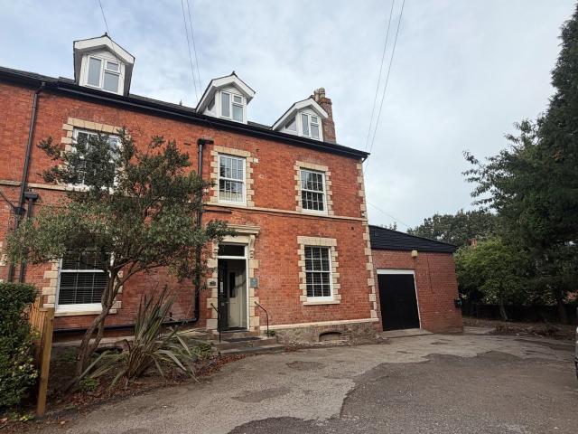 apartment in 107a Ground Floor Flat Worcester Road Malvern WR14 1EP