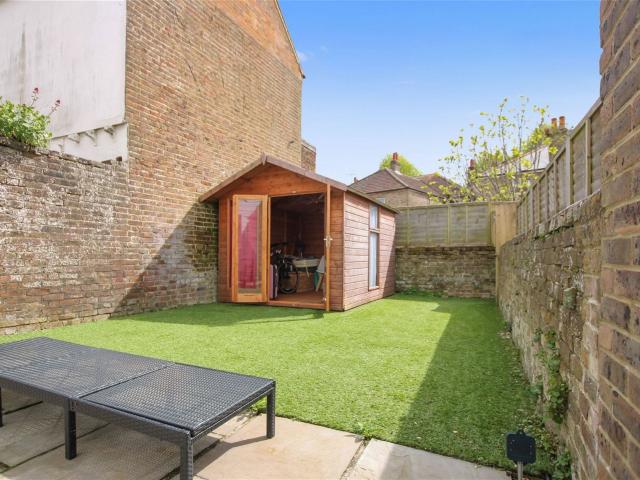 apartment in 129 Tarring Road, Worthing, BN11