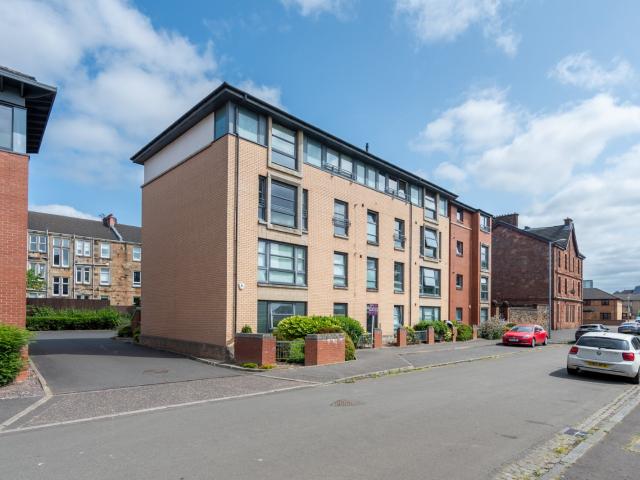 apartment in 132 0/1 Medwyn Street, Glasgow, G14 9QL
