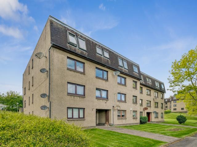 apartment in 1 Fortingall Avenue, Flat 2 2, North Kelvinside, Glasgow, G12 0LR