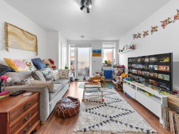 apartment in Sovereign Walk, RH6 7GZ