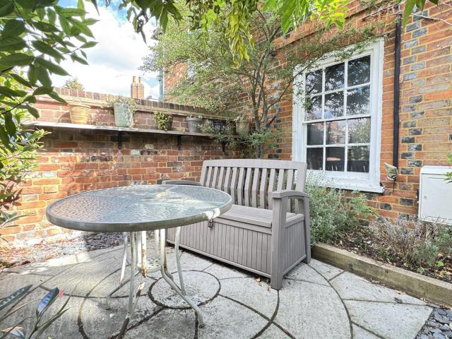 apartment in 1A St. Albans Road, Codicote, Hitchin