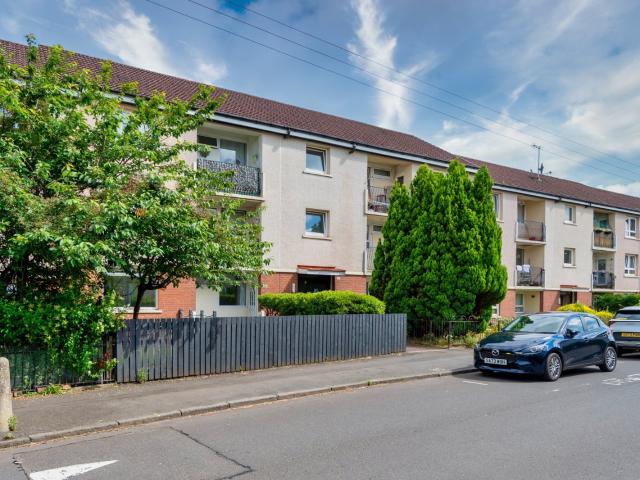 apartment in 222 0 1 Rotherwood Avenue, Glasgow, G13 2AZ