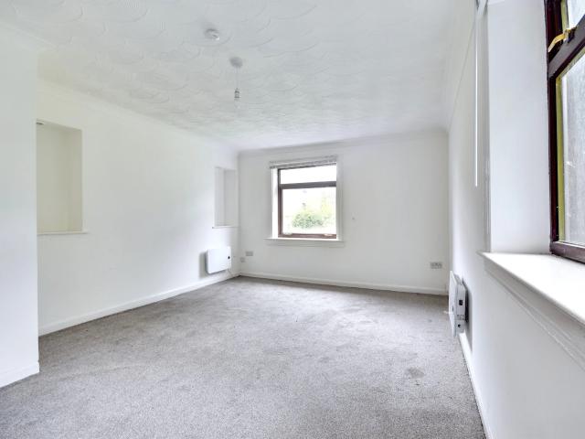 apartment in 28a Kilcreggan View, Greenock, PA15