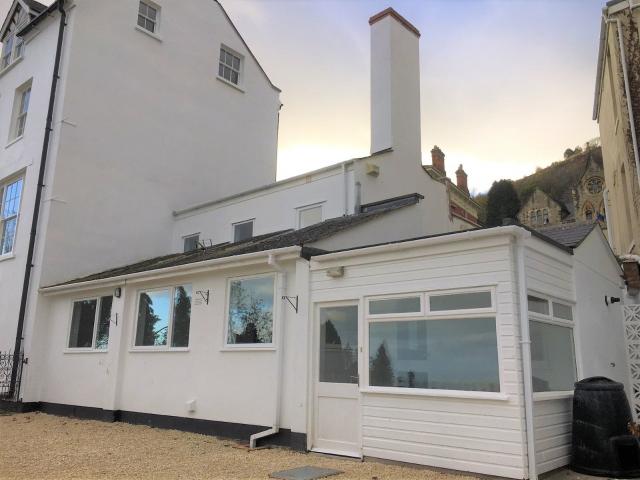 apartment in 28a Worcester Road Malvern WR14 4QW