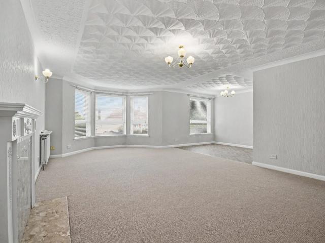 apartment in 2 Richmond Gardens, 87 Octavia Terrace, Greenock, PA16