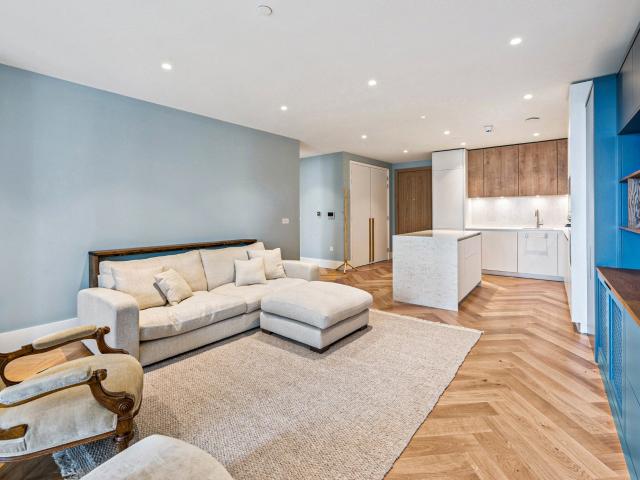apartment in 31 Pavilion A, 1 St James Place, Edinburgh, Midlothian, EH1 3BP