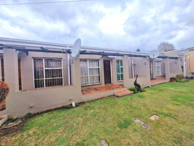 apartment in 46 Oxford & Wessels Street, Oxford Mansion 16, Bethlehem Central, Bethlehem, Free State