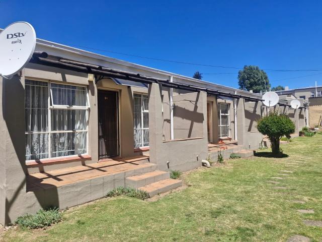 apartment in 46 Oxford & Wessels Street, Oxford Mansions 14, Bethlehem Central, Bethlehem, Free State