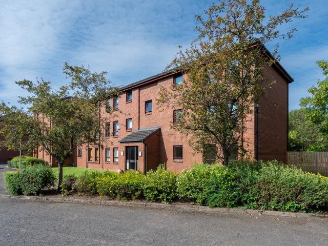 apartment in 4 Caird Gardens, South Lanarkshire, Hamilton, ML3 0AT