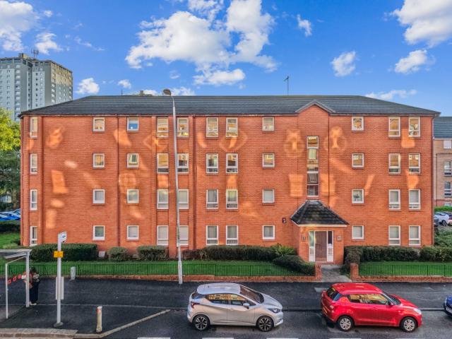 apartment in 53 Flat 2 2 53 Holmlea Road, Cathcart, Glasgow, G44 4BL