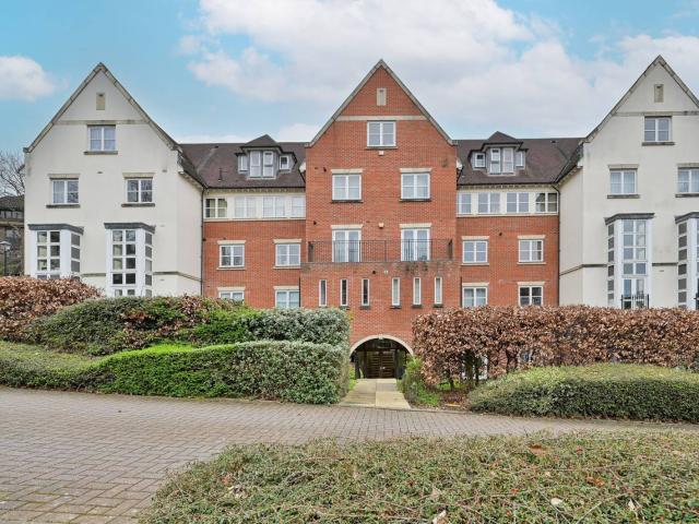 apartment in Cottage Close