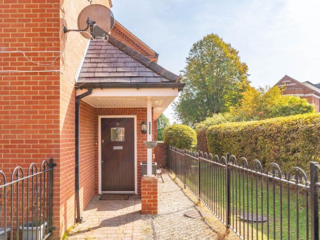 apartment in Coulsdon