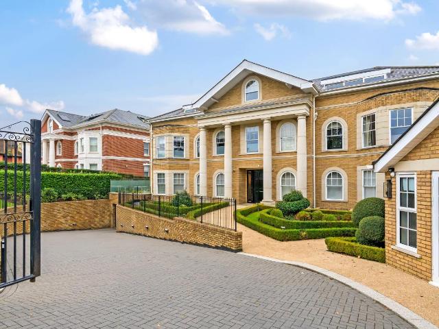 apartment in Cockfosters Road, Hadley Wood