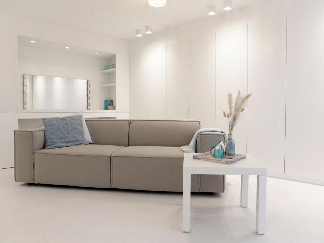 Apartment in Cologne West, approx. 60 m2, 1 double bedroom, 1 bathroom, bar, smart TV, kitchen, luxury furnishings
