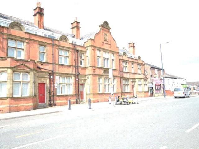 apartment in Constable House, Stockport Road, Denton, Manchester, M34 6AD