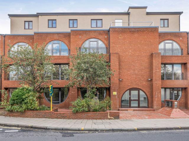 apartment in Coombe Road