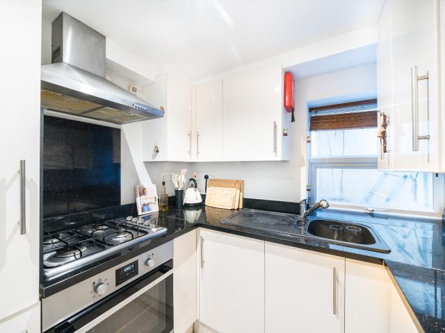 apartment in Cavendish Road, Balham, SW12