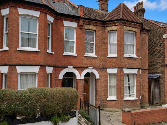 Apartment In Cavendish Road, London N4