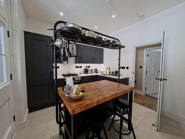 apartment in Cable Street