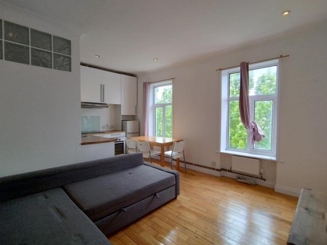 apartment in Caledonian Road, London