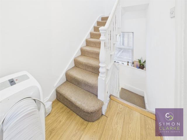 apartment in Cambridge Heath Road, Bethnal Green, London, E2 9DA