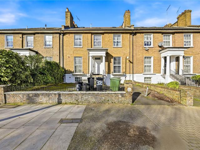 apartment in Camden Road, Holloway, London N7 0SH