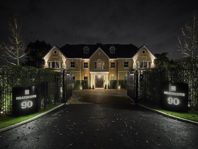 apartment in Camlet Way, Hadley Wood
