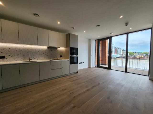 apartment in Carnwath Road, London, SW6