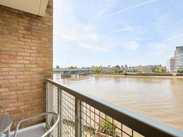 Apartment in Carrara Wharf, Fulham, SW6