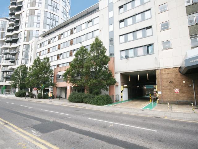 apartment in Central House, Barking, IG11