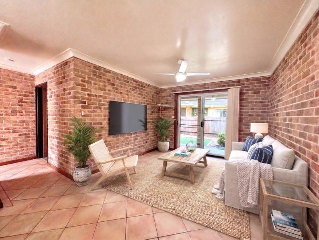 Apartment in Central Location Beach, Shops & More!