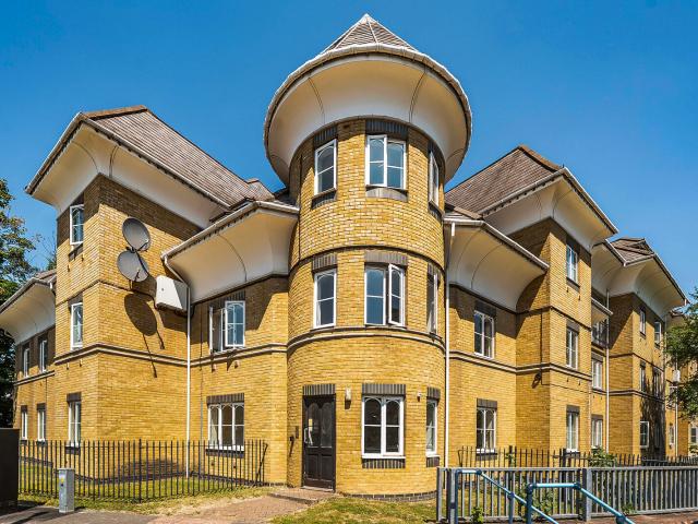 apartment in Century Court