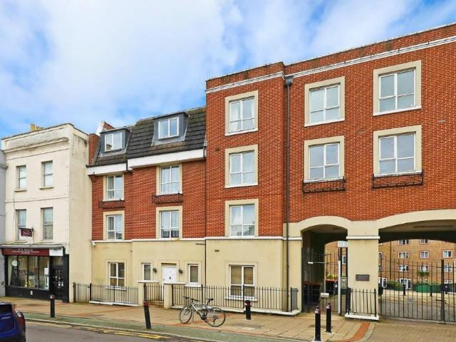 apartment in Church Road, Acton, W3